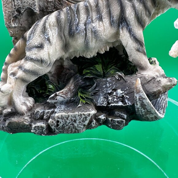 JUNGLE RAINFOREST APEX PREDATOR WHITE TIGER AND CUB FAMILY TABLE CLOCK FIGURINE - Picture 5 of 7